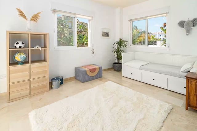 6 sypialnia Willa na kwatery wakacyjne w San Pedro de Alcantara, Marbella z basenem - 5 880 € (Ref: 10011210)