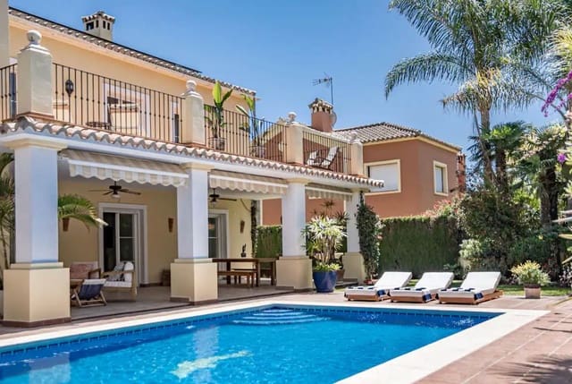 6 sypialnia Willa na kwatery wakacyjne w San Pedro de Alcantara, Marbella z basenem - 5 880 € (Ref: 10011210)