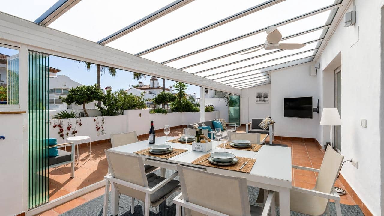 Ático de 3 habitaciones en San Pedro de Alcantara en alquiler con piscina - 4.000 € (Ref: 10015294)