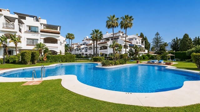 Ático de 3 habitaciones en San Pedro de Alcantara, Marbella en alquiler con piscina - 4.000 € (Ref: 10015294)