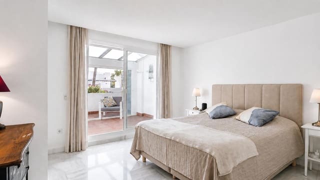 3 sypialnia Penthouse na kwatery wakacyjne w San Pedro de Alcantara, Marbella z basenem - 2 500 € (Ref: 10015295)
