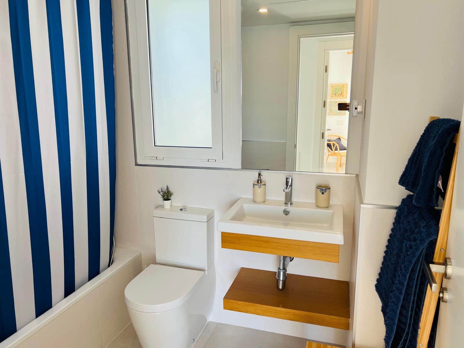 Penthouse de 3 chambres à louer à Marbella avec piscine garage - 3 800 € (Ref: 10015296)