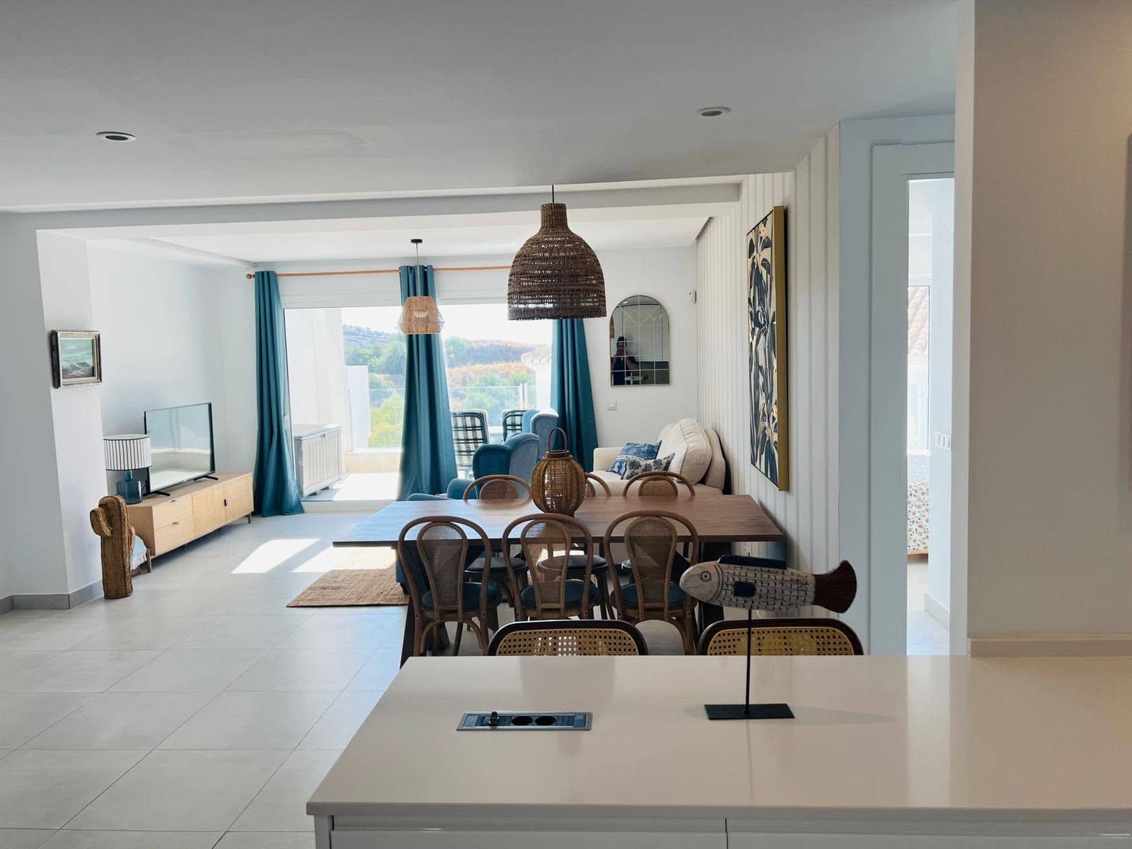 Penthouse de 3 chambres à louer à Marbella avec piscine garage - 3 800 € (Ref: 10015296)