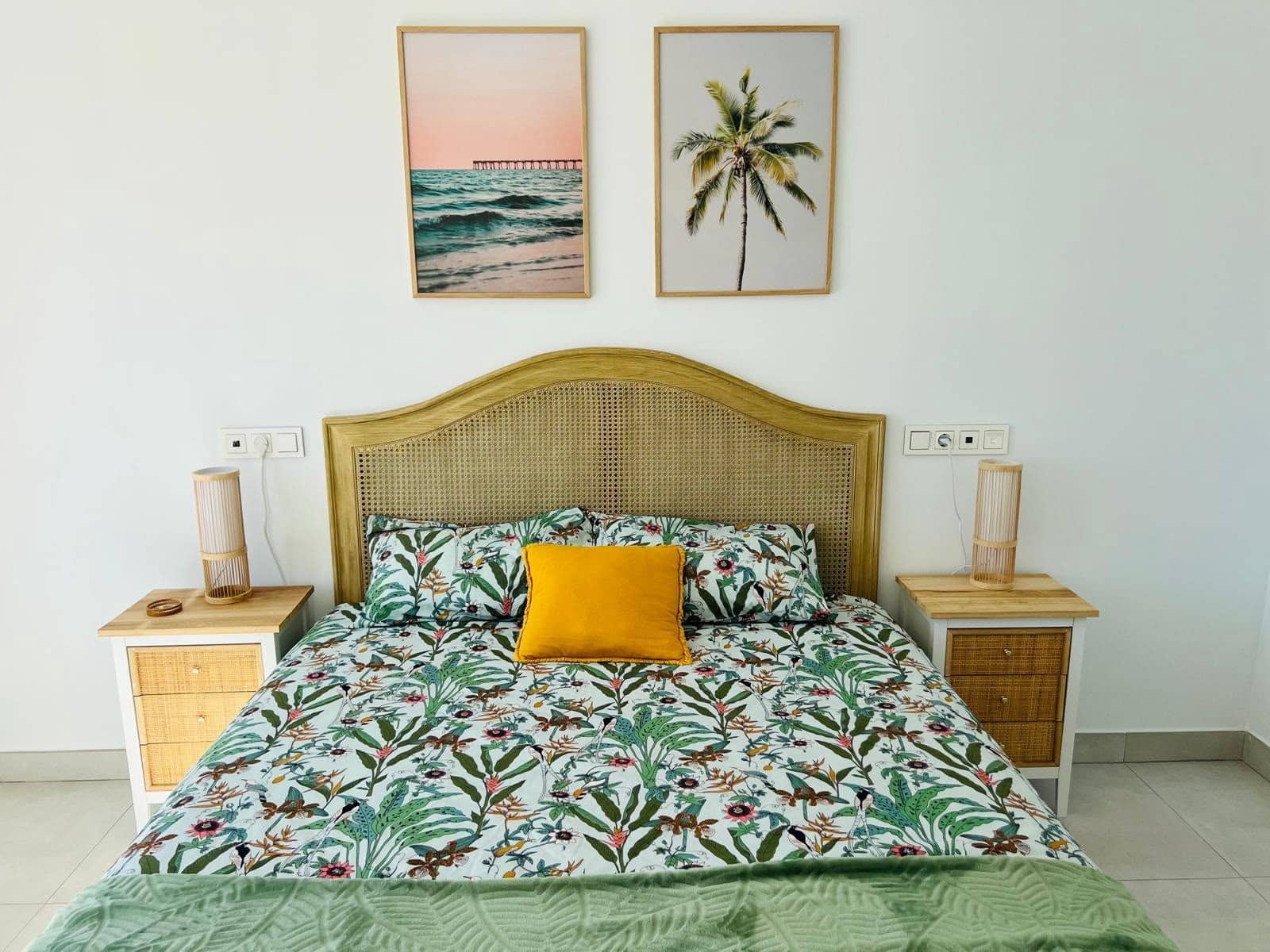 Penthouse de 3 chambres à louer à Marbella avec piscine garage - 3 800 € (Ref: 10015296)