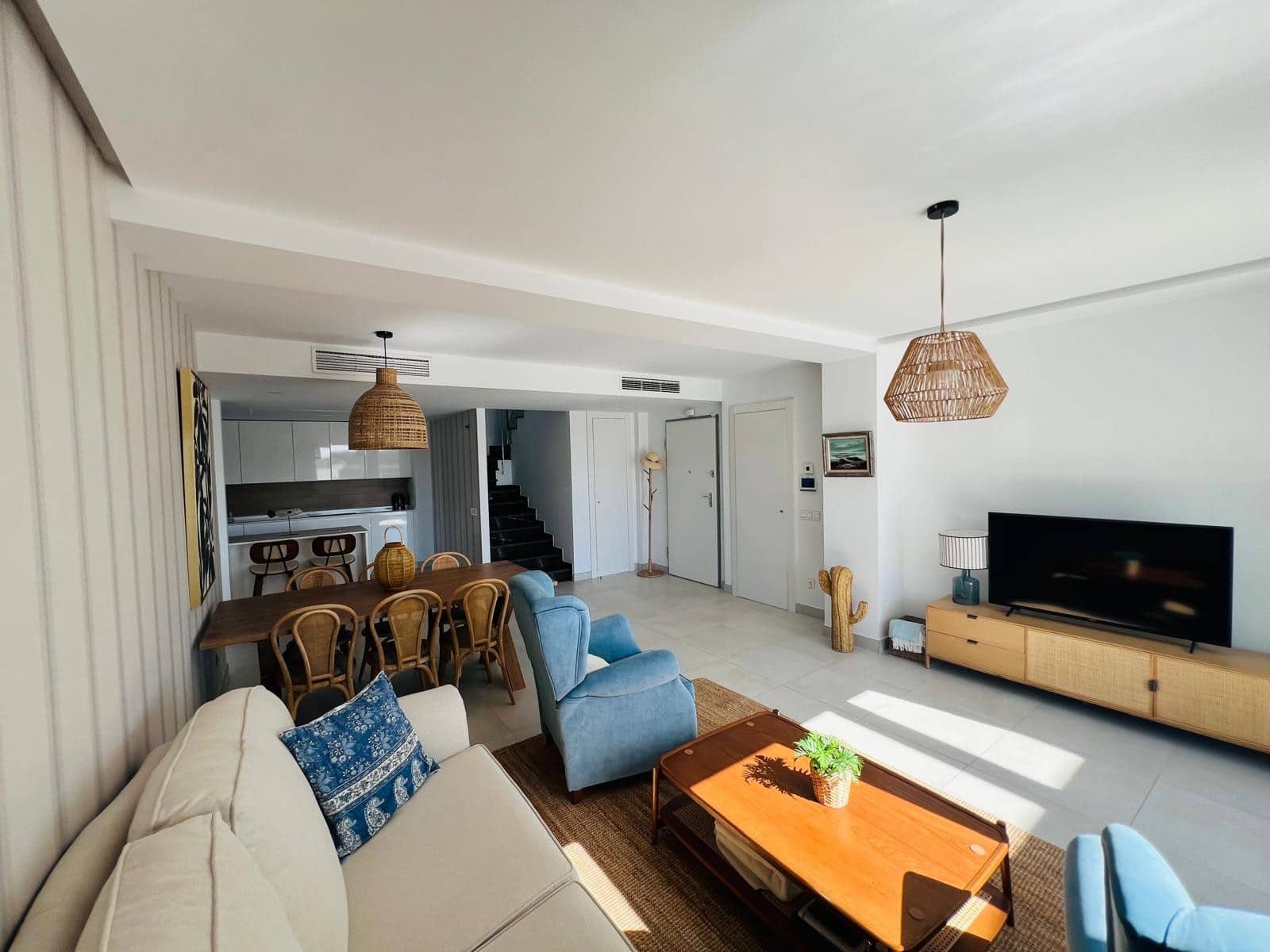 3 soveværelse Semi-Rækkehus til leje i Marbella med swimmingpool garage - € 3.500 (Ref: 10015296)