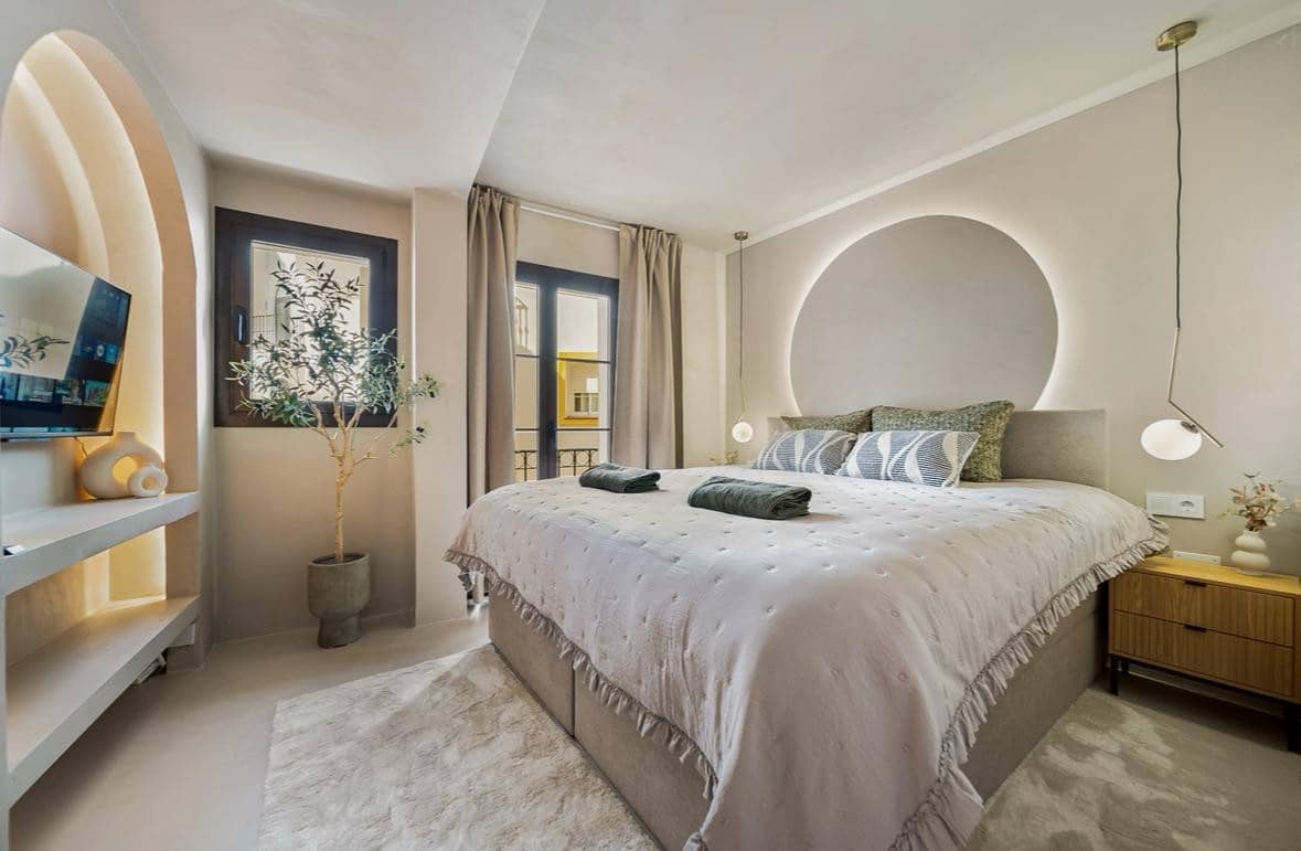 3 bedroom Apartment for rent in Marbella - € 3,000 (Ref: 10017311)