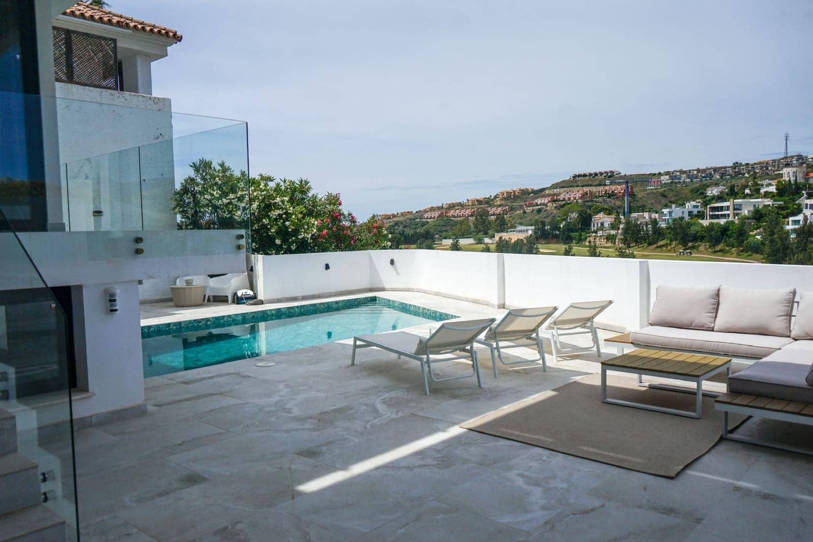 Villa/Maison de 5 chambres à louer à Benahavis avec piscine garage - 6 000 € (Ref: 10017312)