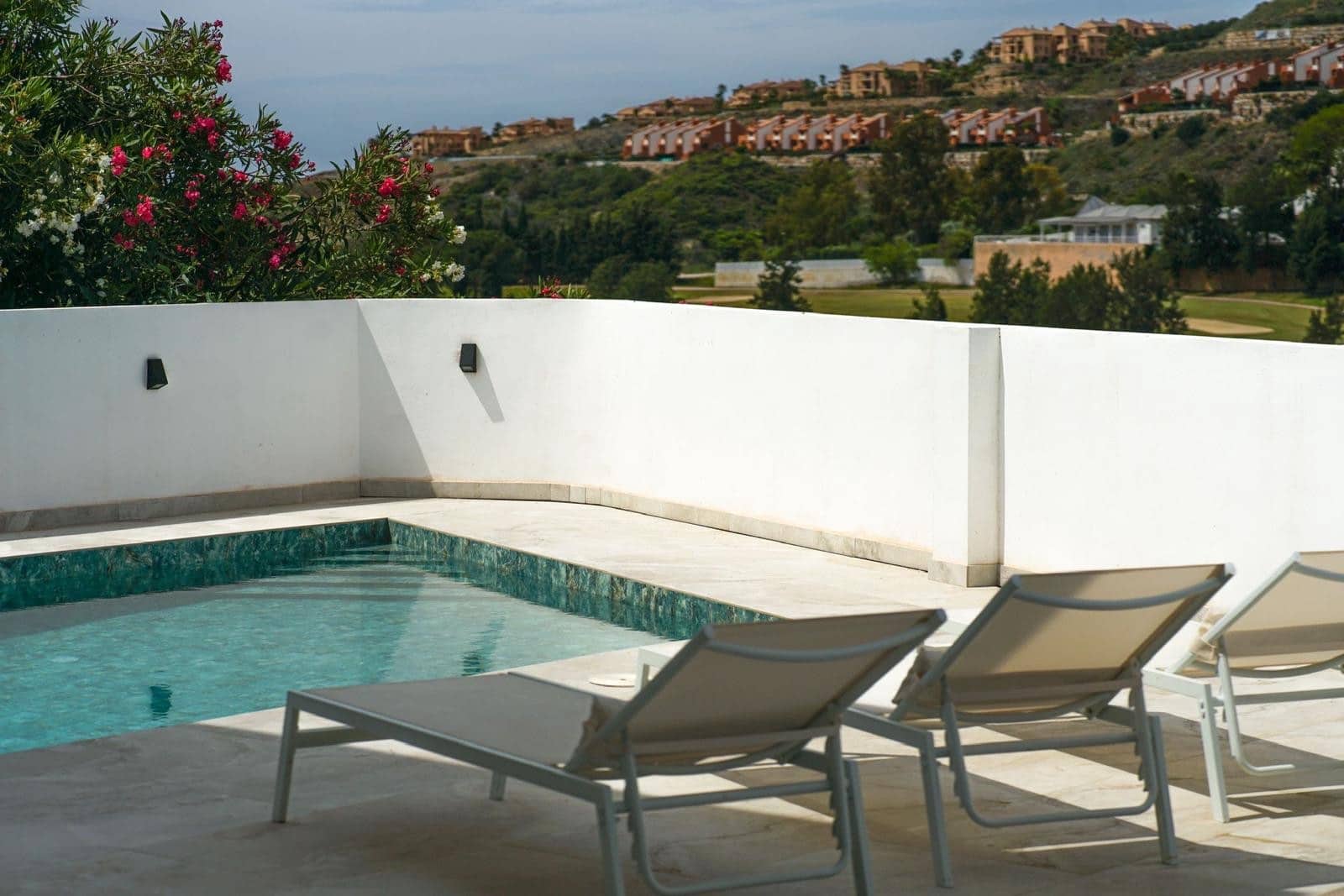 Villa/Maison de 5 chambres à louer à Benahavis avec piscine garage - 6 000 € (Ref: 10017312)