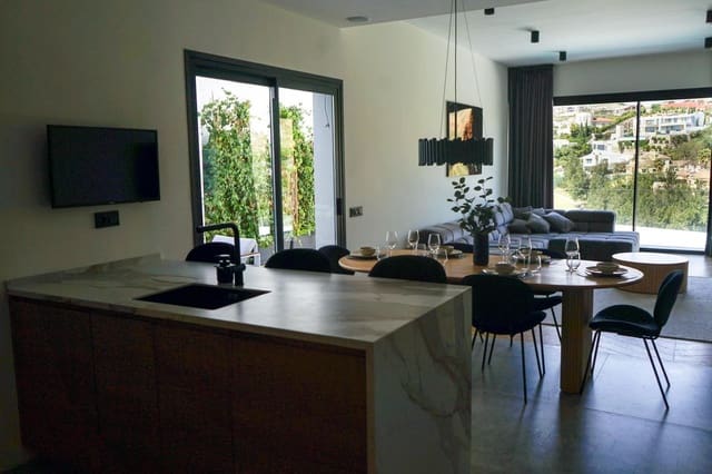 Villa/Maison de 5 chambres à louer à Benahavís avec piscine garage - 6 000 € (Ref: 10017312)