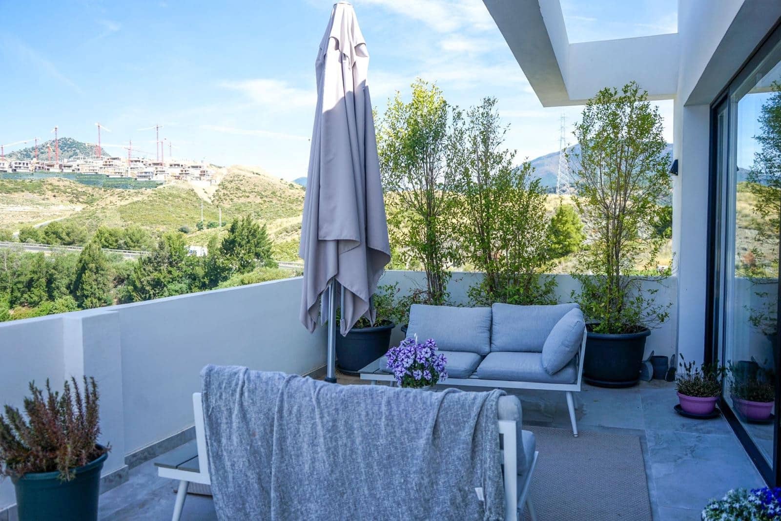 Villa/Maison de 5 chambres à louer à Benahavis avec piscine garage - 6 000 € (Ref: 10017312)