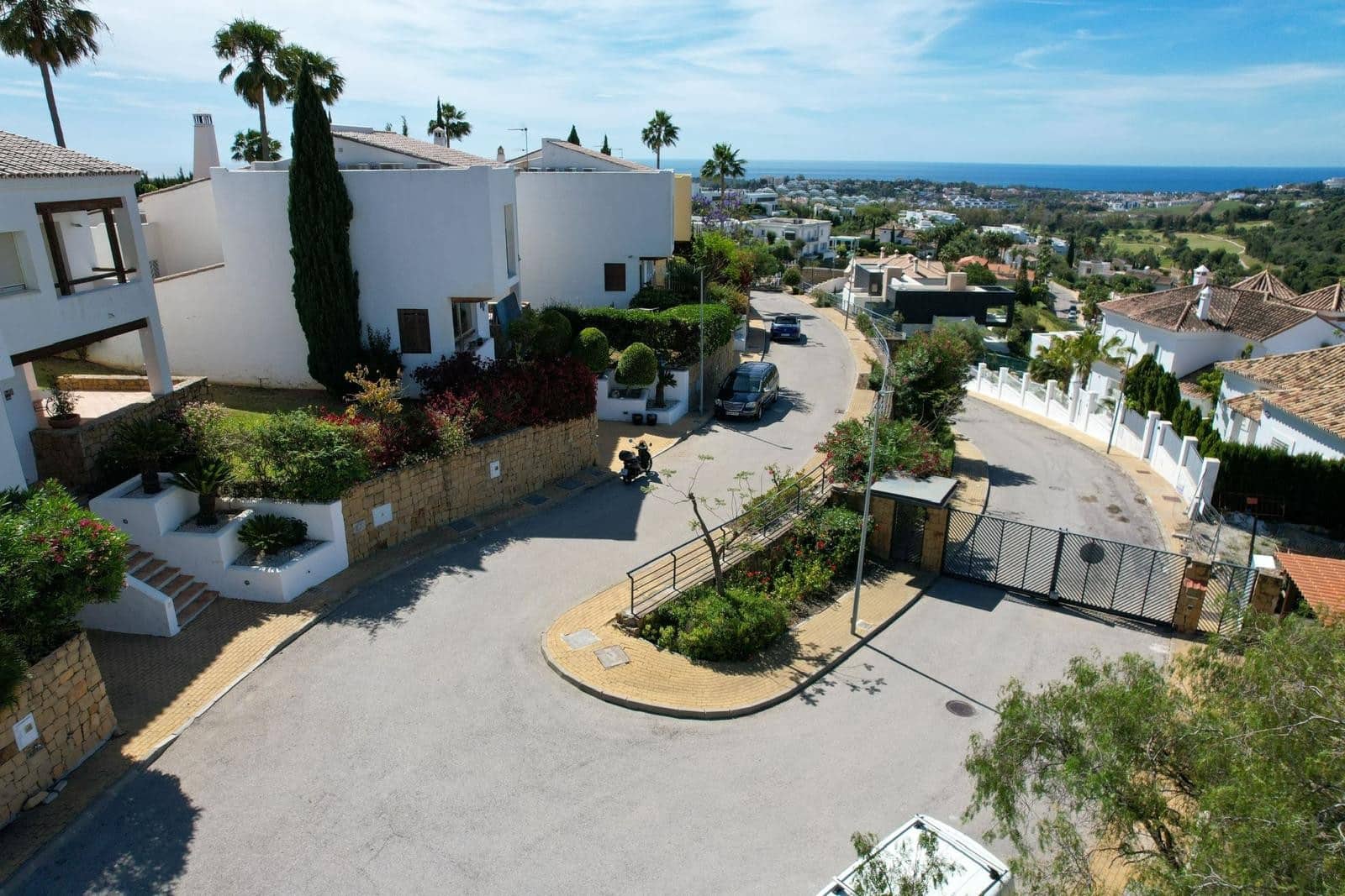 Villa/Maison de 5 chambres à louer à Benahavis avec piscine garage - 6 000 € (Ref: 10017312)
