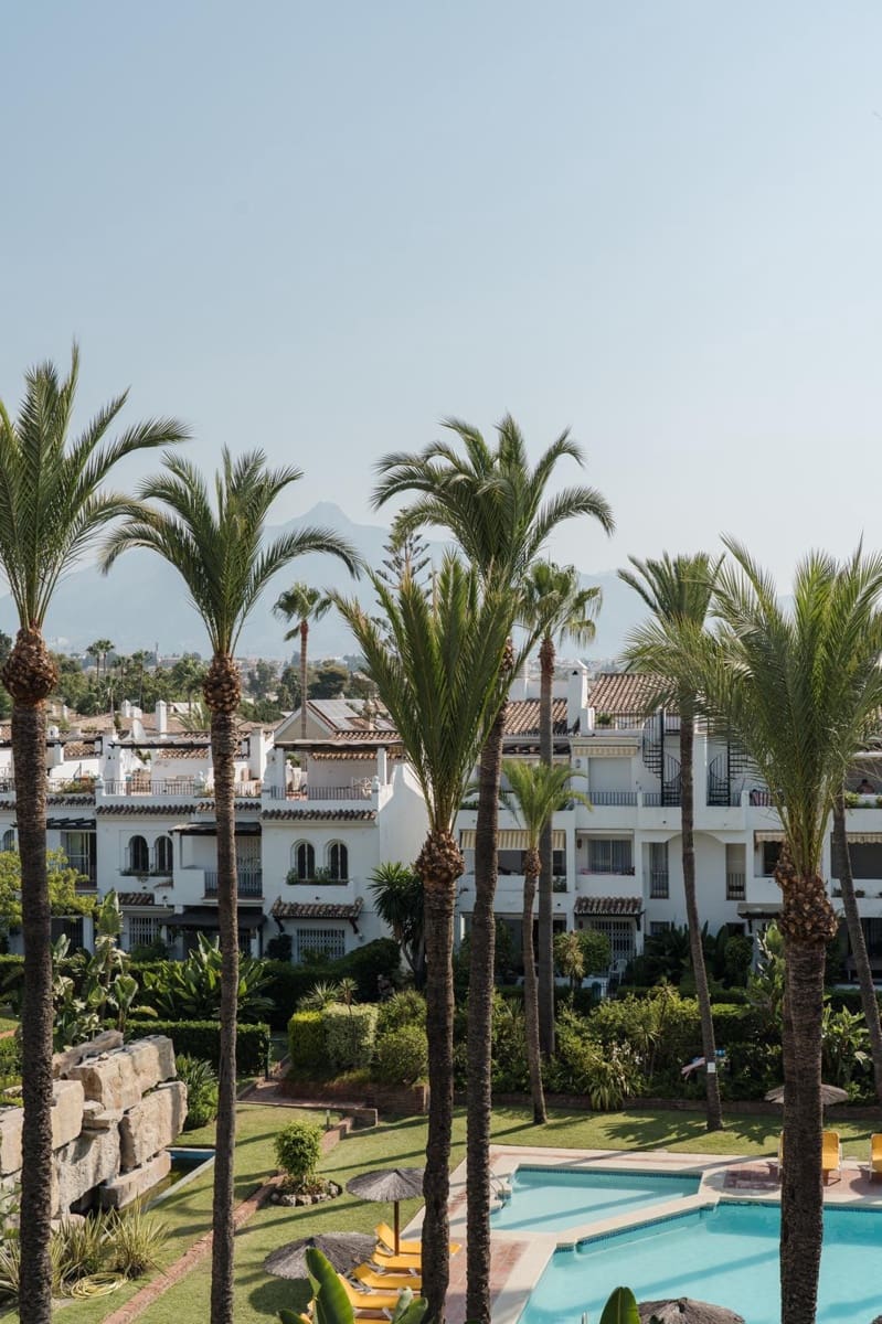 3 bedroom Apartment for sale in San Pedro de Alcantara with pool garage - € 1,495,000 (Ref: 10025400)