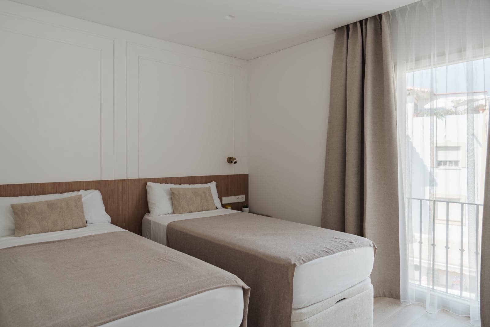 3 bedroom Apartment for sale in San Pedro de Alcantara with pool garage - € 1,495,000 (Ref: 10025400)