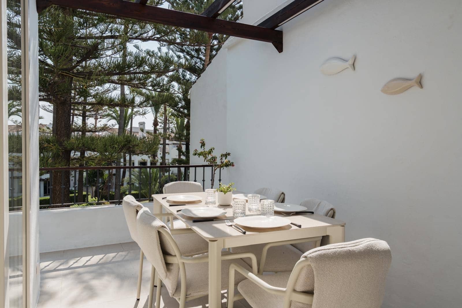 3 bedroom Apartment for sale in San Pedro de Alcantara with pool garage - € 1,495,000 (Ref: 10025400)
