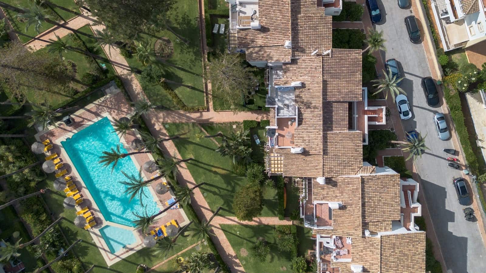 3 bedroom Apartment for sale in San Pedro de Alcantara with pool garage - € 1,495,000 (Ref: 10025400)