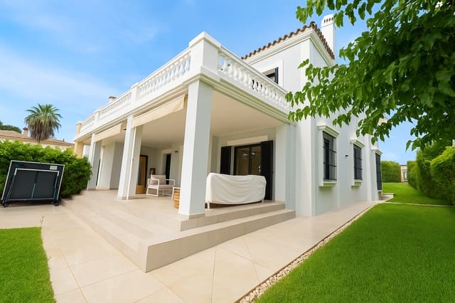 4 bedroom Semi-detached Villa for sale in Sotogrande Alto, San Roque - € 1,499,999 (Ref: 10031757)