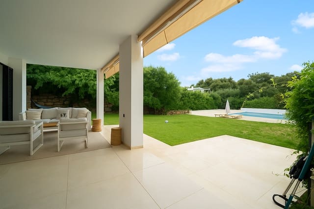 4 bedroom Semi-detached Villa for sale in Sotogrande Alto, San Roque - € 1,499,999 (Ref: 10031757)