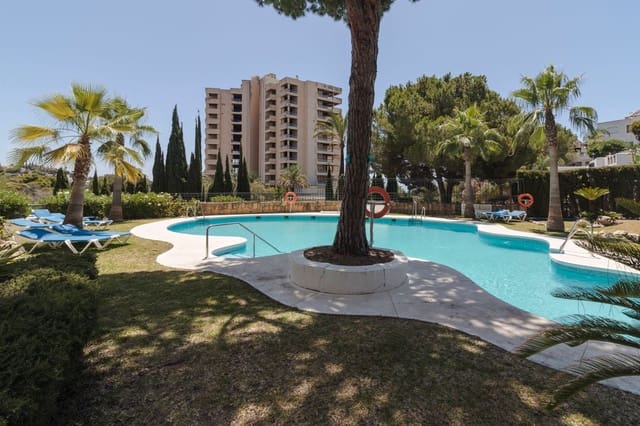 Appartement de 3 chambres à louer à Marbella avec piscine garage - 3 000 € (Ref: 10033691)