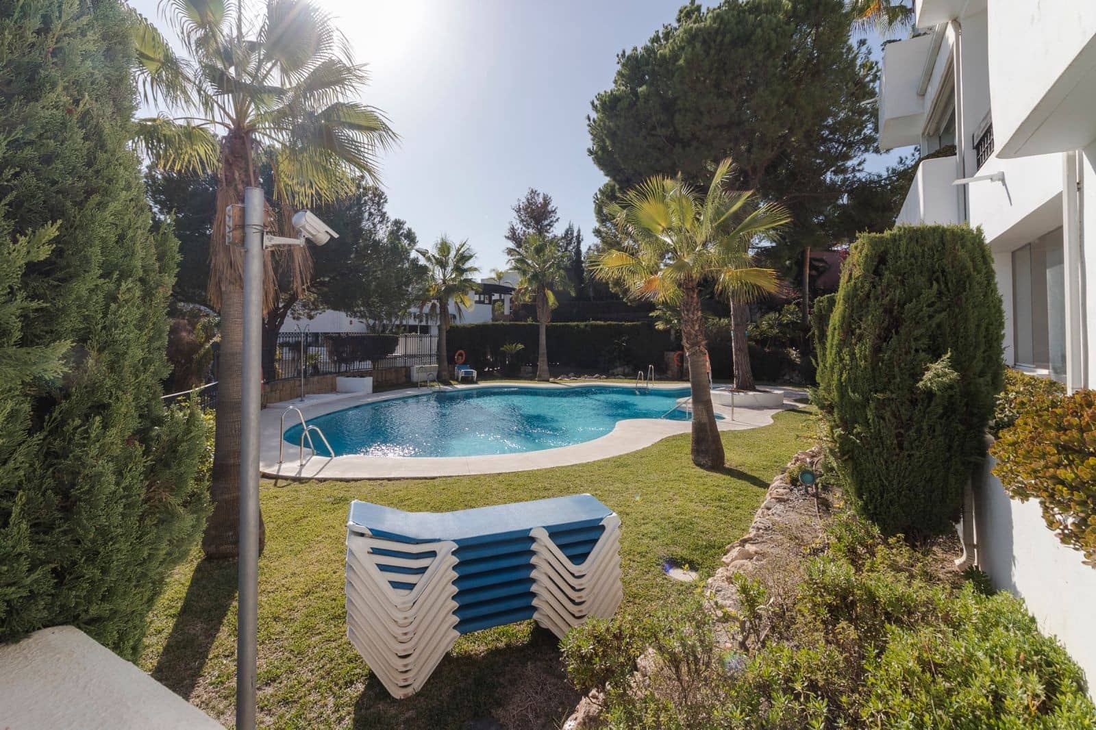 Appartement de 3 chambres à louer à Marbella avec piscine garage - 3 000 € (Ref: 10033691)