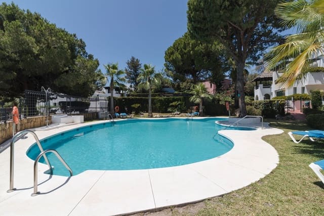 Appartement de 3 chambres à louer à Marbella avec piscine garage - 3 000 € (Ref: 10033691)