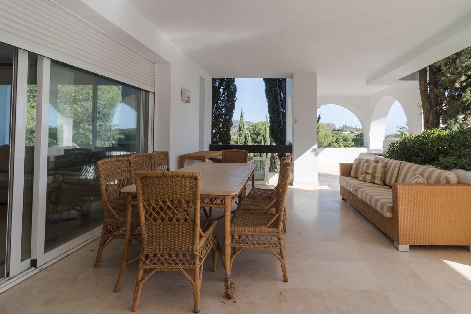 Appartement de 3 chambres à louer à Marbella avec piscine garage - 3 000 € (Ref: 10033691)