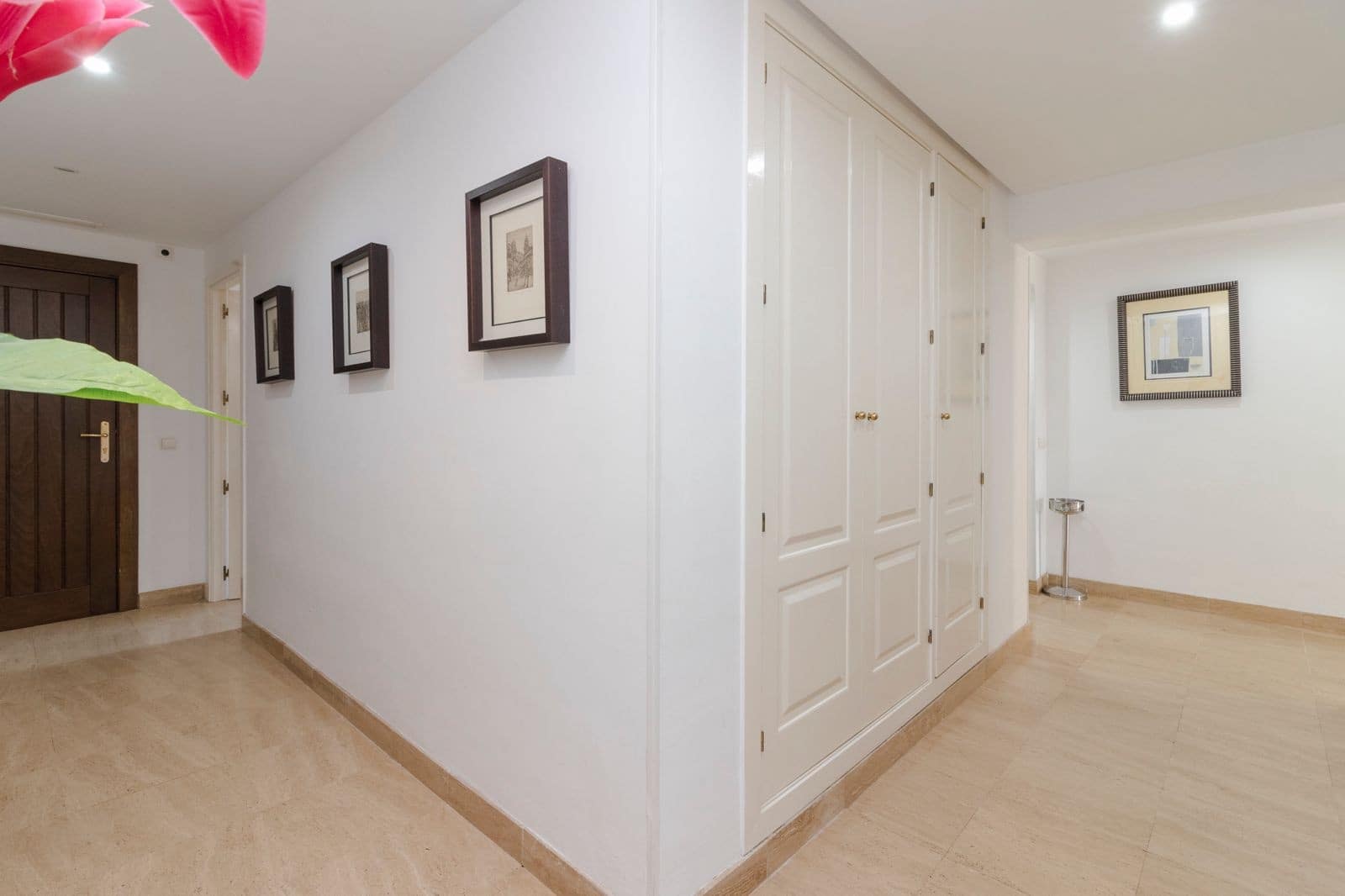 Appartement de 3 chambres à louer à Marbella avec piscine garage - 3 000 € (Ref: 10033691)
