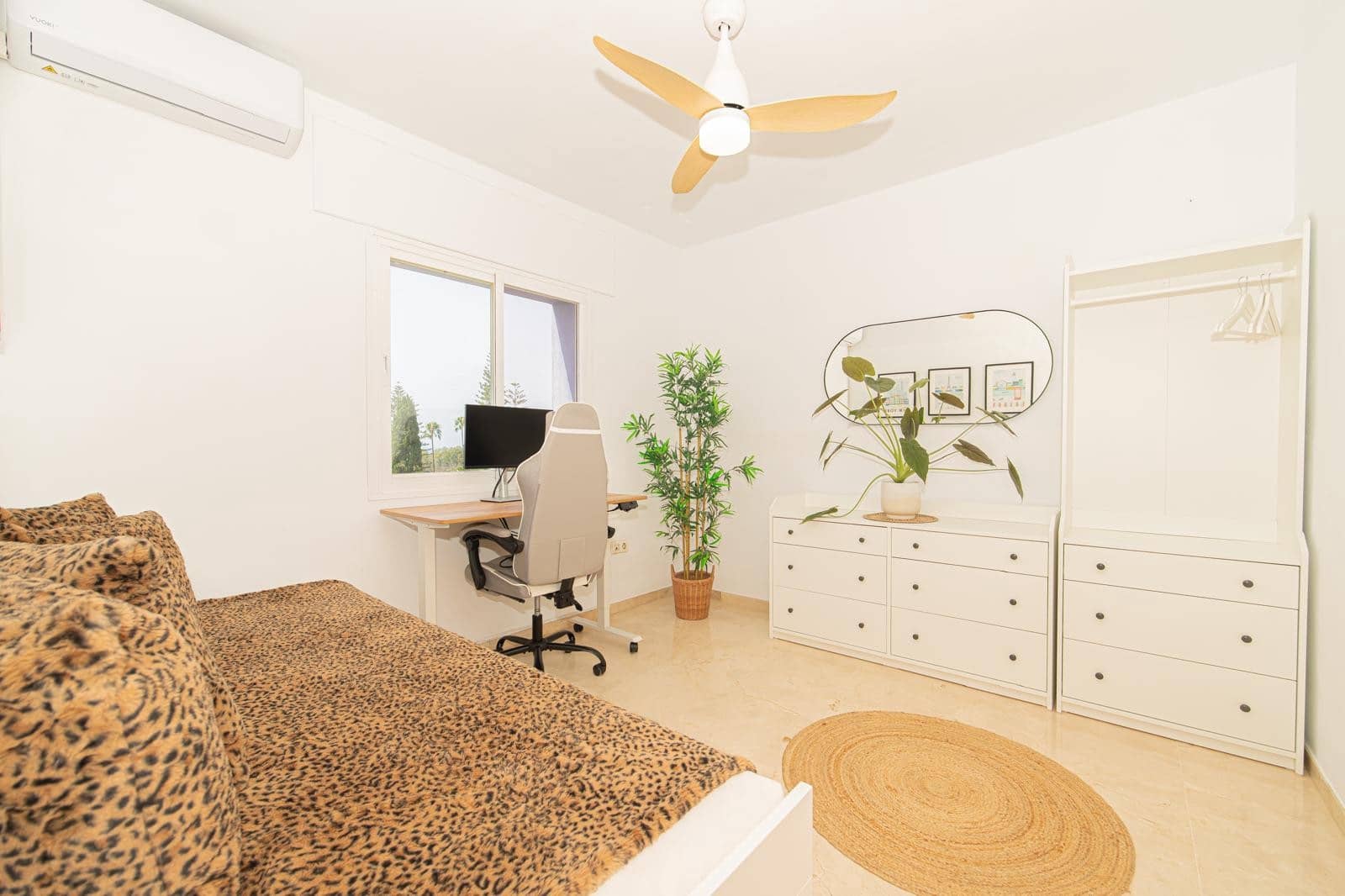 5 quarto Moradia Geminada para arrendar em San Pedro de Alcantara com piscina garagem - 4 500 € (Ref: 10040803)