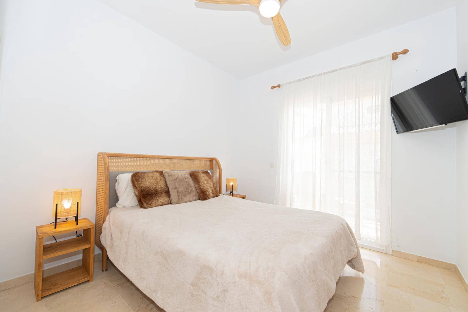 5 quarto Moradia Geminada para arrendar em San Pedro de Alcantara com piscina garagem - 4 500 € (Ref: 10040803)