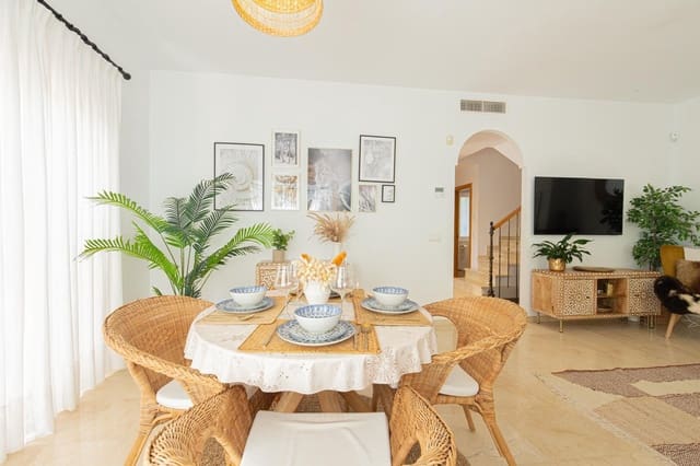 5 quarto Moradia Geminada para arrendar em San Pedro de Alcantara, Marbella com piscina garagem - 4 500 € (Ref: 10040803)
