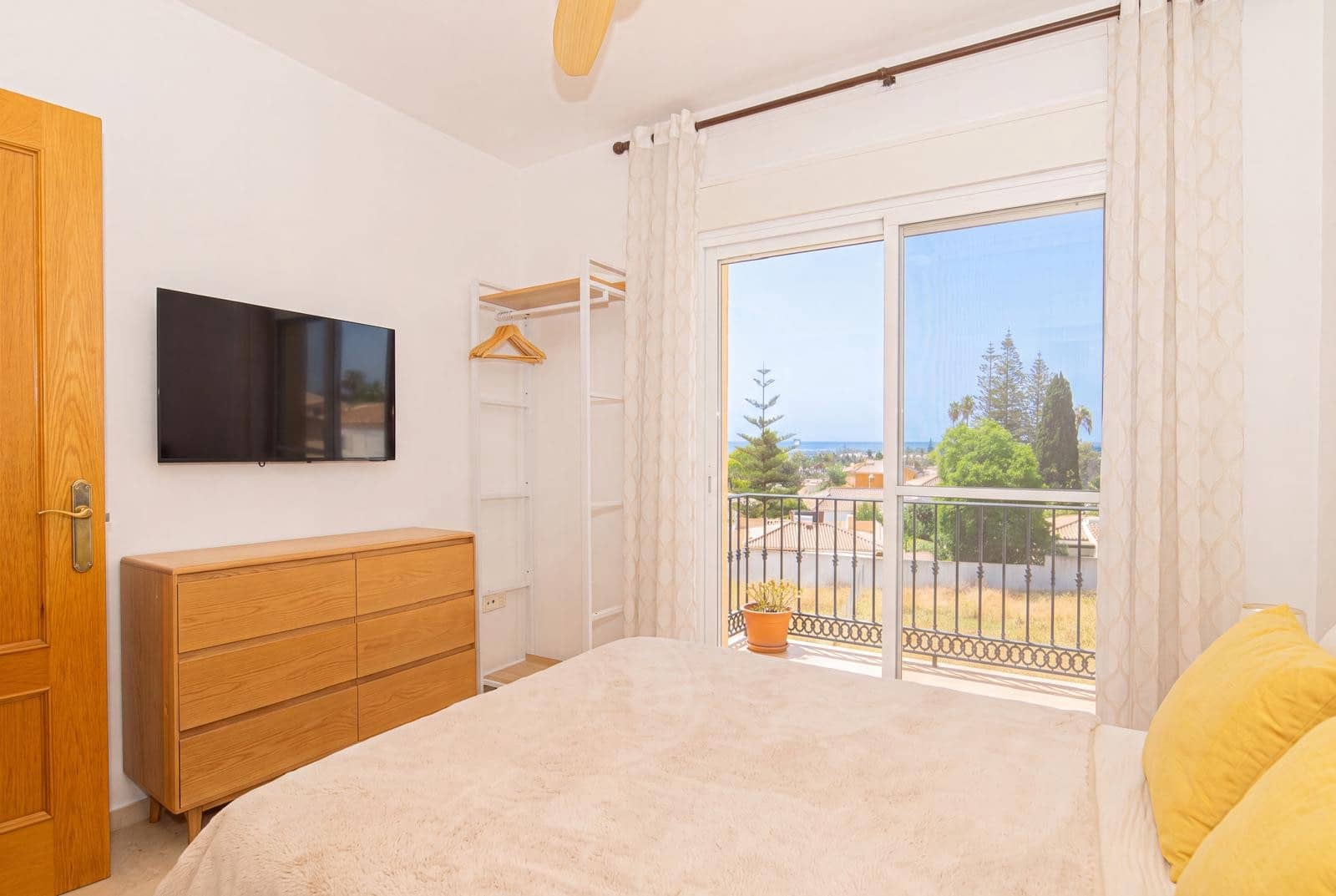 5 quarto Moradia Geminada para arrendar em San Pedro de Alcantara com piscina garagem - 4 500 € (Ref: 10040803)