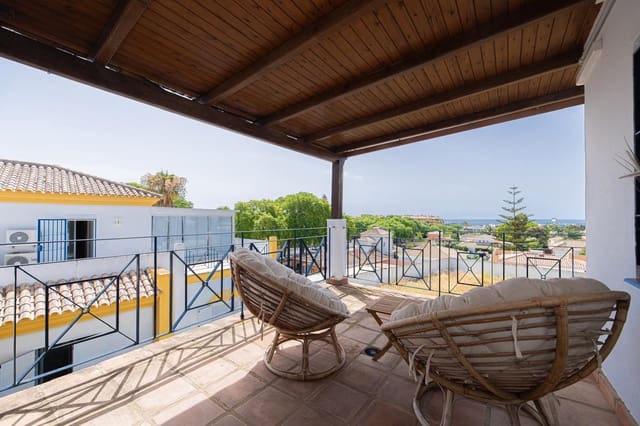 5 quarto Moradia Geminada para arrendar em San Pedro de Alcantara, Marbella com piscina garagem - 4 500 € (Ref: 10040803)