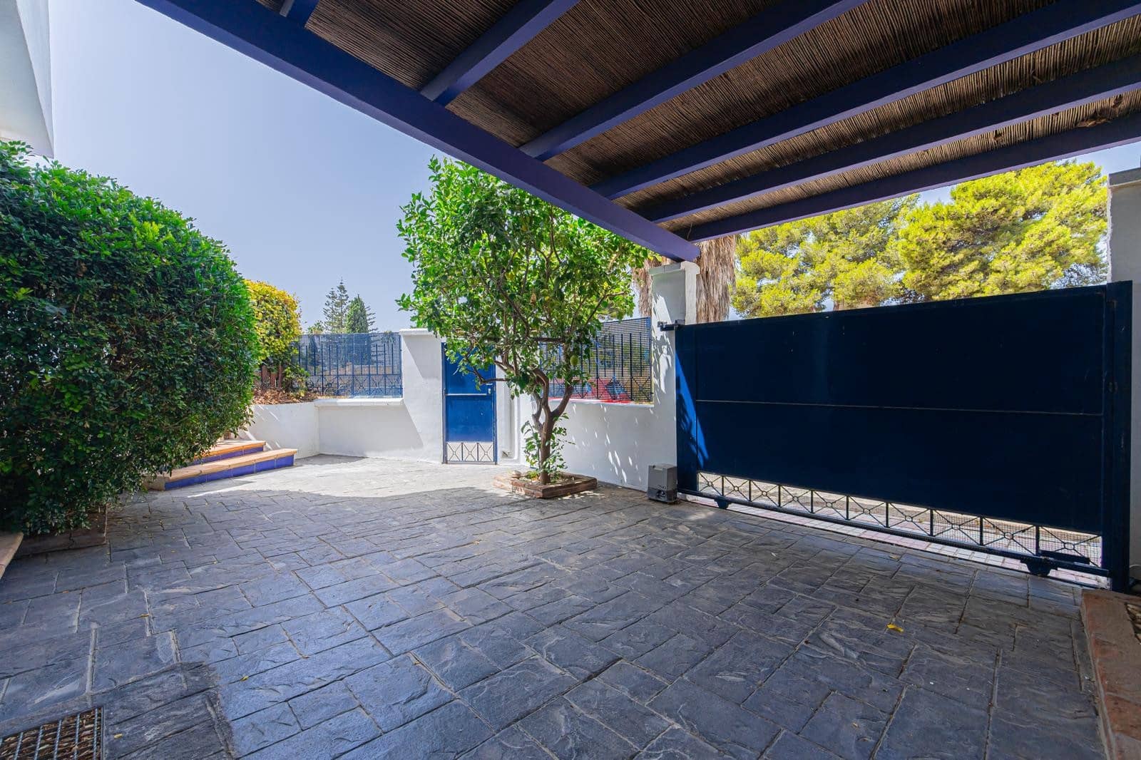 5 quarto Moradia Geminada para arrendar em San Pedro de Alcantara com piscina garagem - 4 500 € (Ref: 10040803)