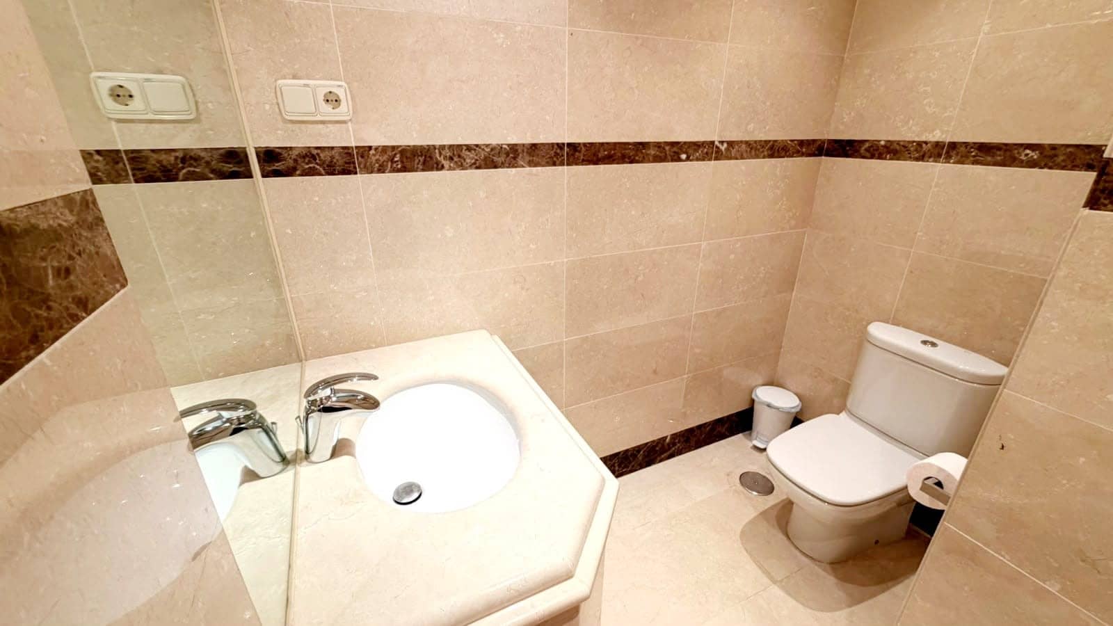 3 sovrum Lägenhet att hyra i Marbella med pool garage - 6 500 € (Ref: 10048973)