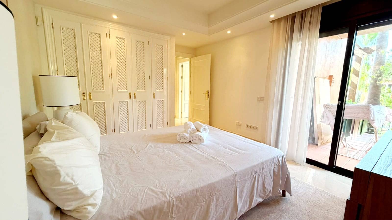 3 sovrum Lägenhet att hyra i Marbella med pool garage - 6 500 € (Ref: 10048973)