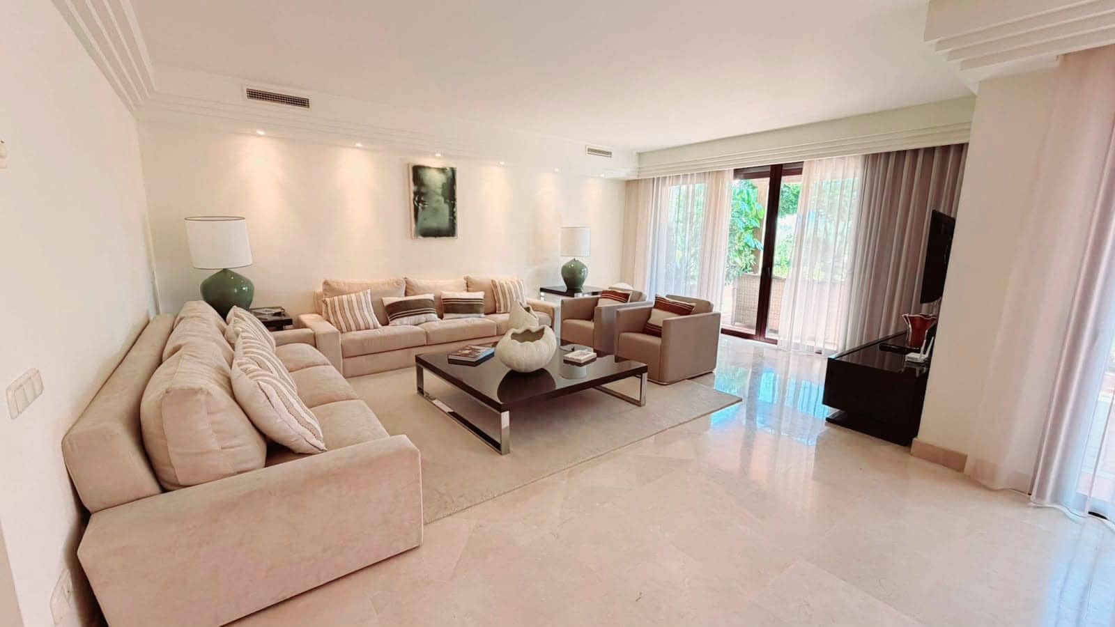 3 sovrum Lägenhet att hyra i Marbella med pool garage - 6 500 € (Ref: 10048973)