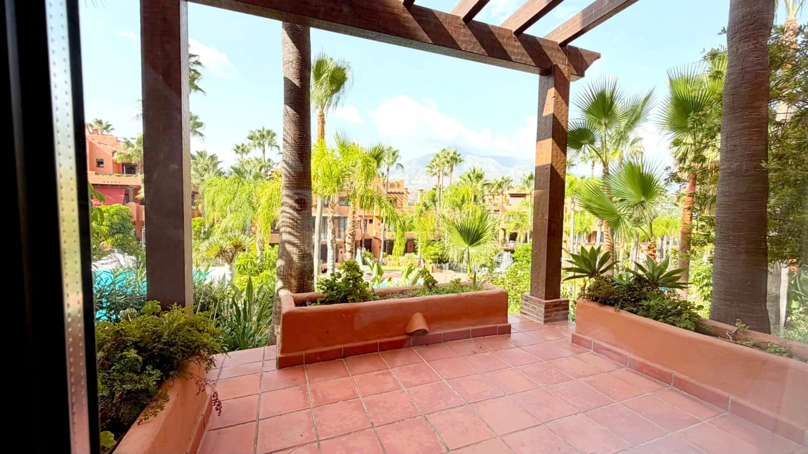 3 sovrum Lägenhet att hyra i Marbella med pool garage - 6 500 € (Ref: 10048973)