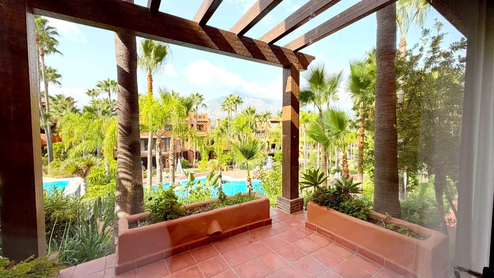 3 sovrum Lägenhet att hyra i Marbella med pool garage - 6 500 € (Ref: 10048973)