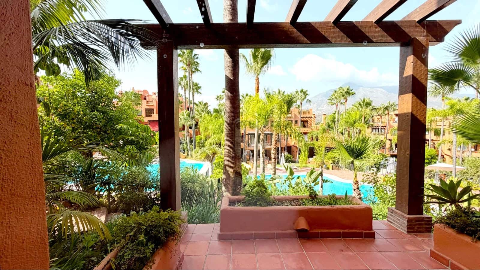 3 sovrum Lägenhet att hyra i Marbella med pool garage - 6 500 € (Ref: 10048973)