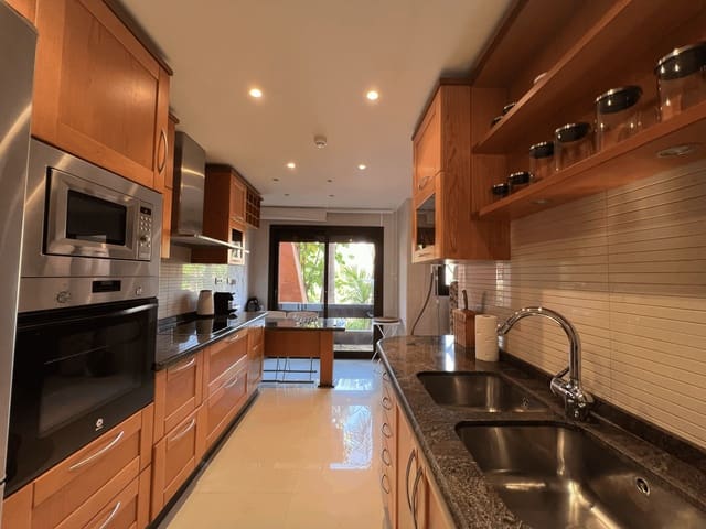 3 soverom Leilighet til leie i Marbella med svømmebasseng garasje - € 5 500 (Ref: 10048973)