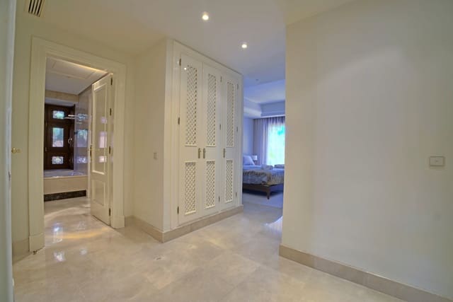 3 sovrum Lägenhet att hyra i Marbella med pool garage - 5 500 € (Ref: 10048973)