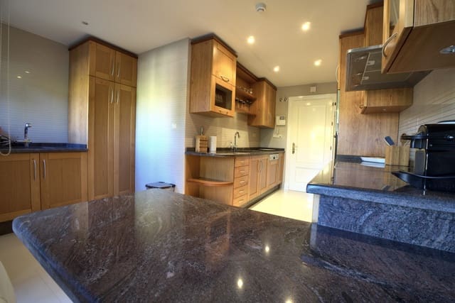 3 sovrum Lägenhet att hyra i Marbella med pool garage - 5 500 € (Ref: 10048973)