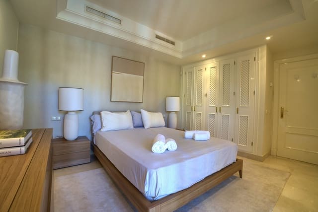 3 slaapkamer Appartement te huur in Marbella met zwembad garage - € 5.000 (Ref: 10048973)