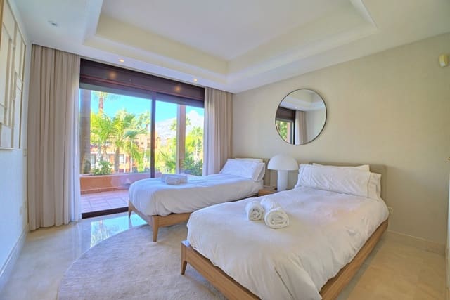 3 slaapkamer Appartement te huur in Marbella met zwembad garage - € 5.000 (Ref: 10048973)