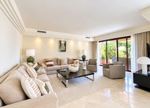 3 quarto Apartamento para arrendar em Marbella com piscina garagem - 4 999 € (Ref: 10048973)