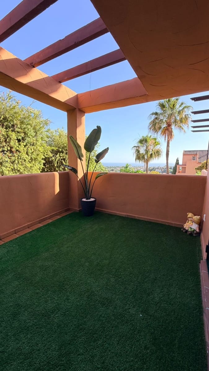 Apartamento de 3 habitaciones en Marbella en alquiler con piscina garaje - 2.500 € (Ref: 10048974)