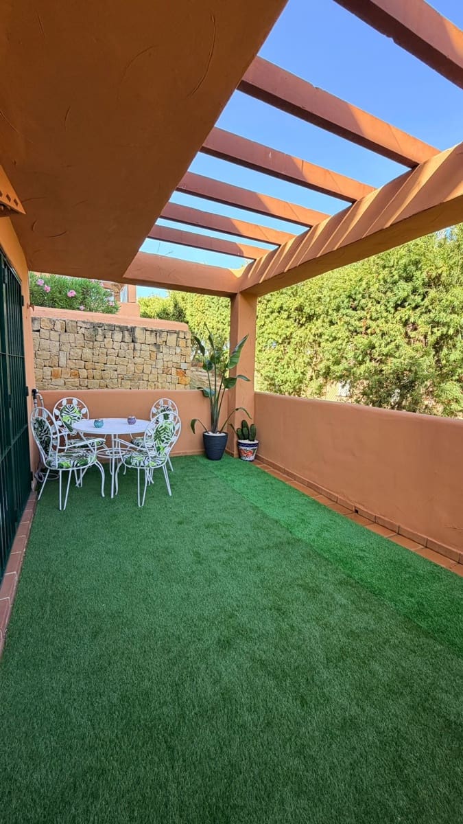 Apartamento de 3 habitaciones en Marbella en alquiler con piscina garaje - 2.500 € (Ref: 10048974)