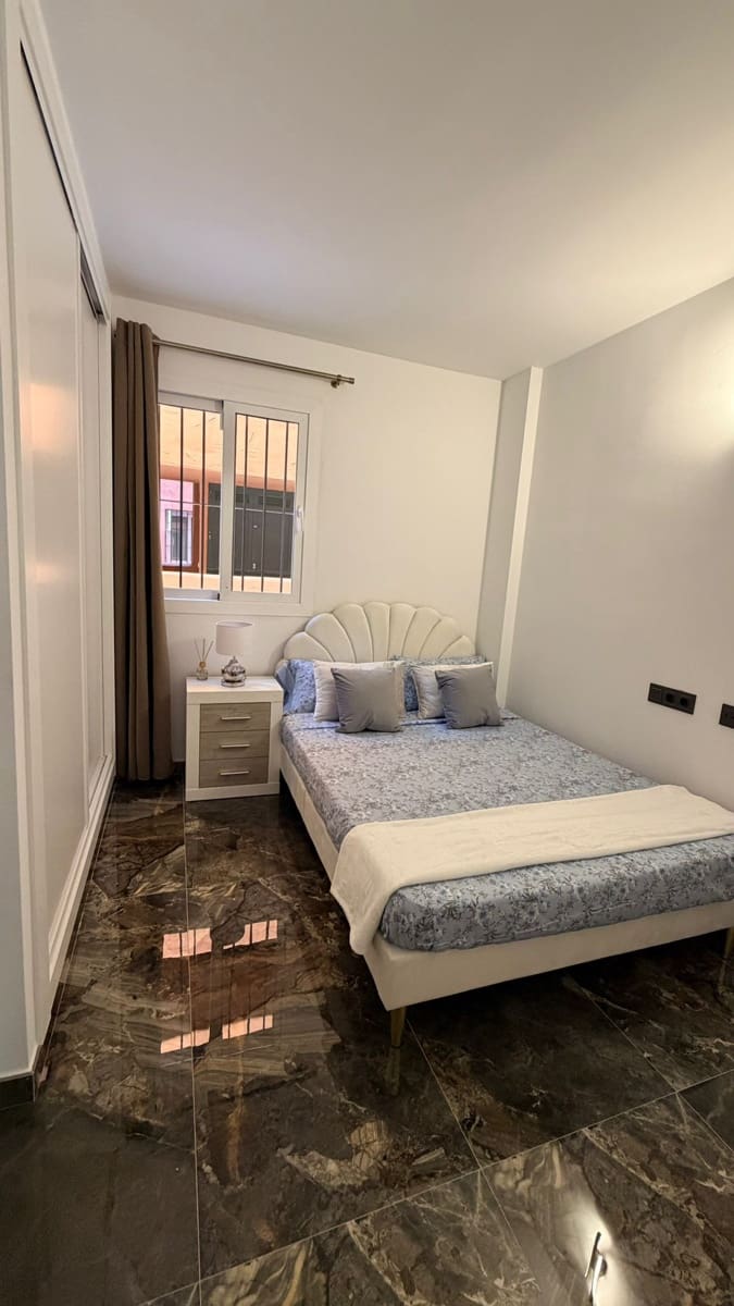 Apartamento de 3 habitaciones en Marbella en alquiler con piscina garaje - 2.500 € (Ref: 10048974)