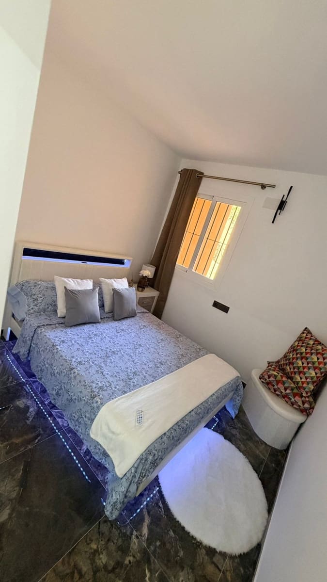 Apartamento de 3 habitaciones en Marbella en alquiler con piscina garaje - 2.500 € (Ref: 10048974)