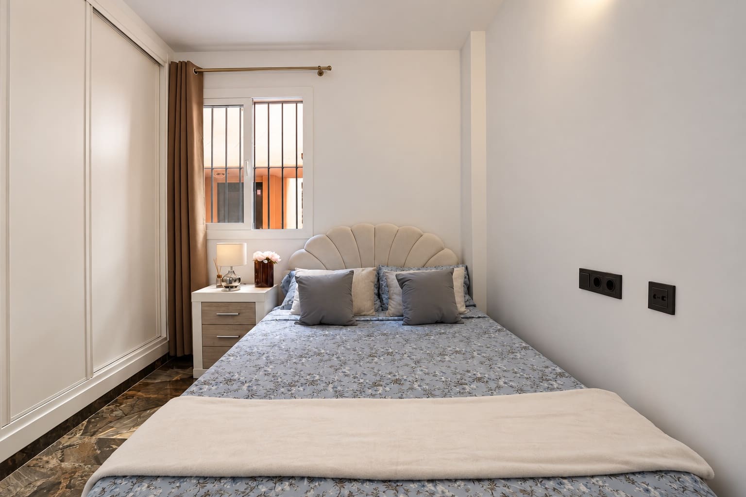 3 bedroom Apartment for rent in Marbella with pool garage - € 2,500 (Ref: 10048974)
