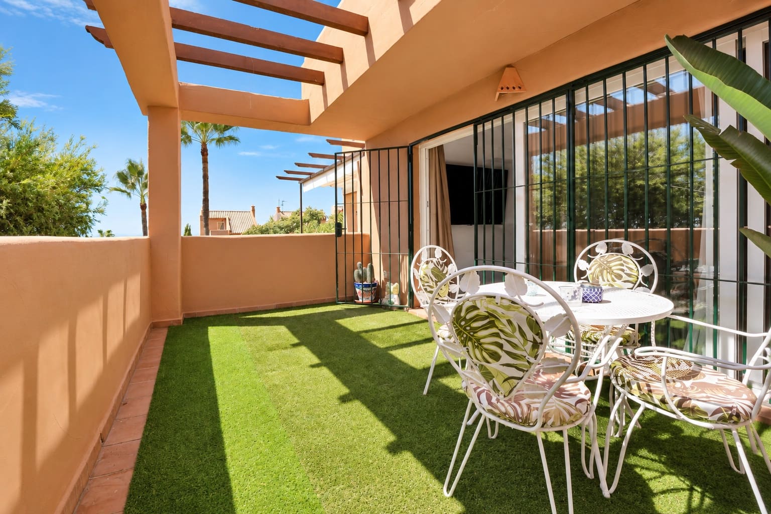 3 bedroom Apartment for rent in Marbella with pool garage - € 2,500 (Ref: 10048974)
